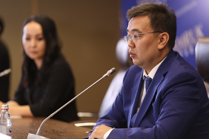 Асхат Узбеков. Асхат Узбеков.