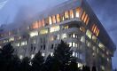В Бишкеке горит «Белый дом». Освобожден экс-премьер