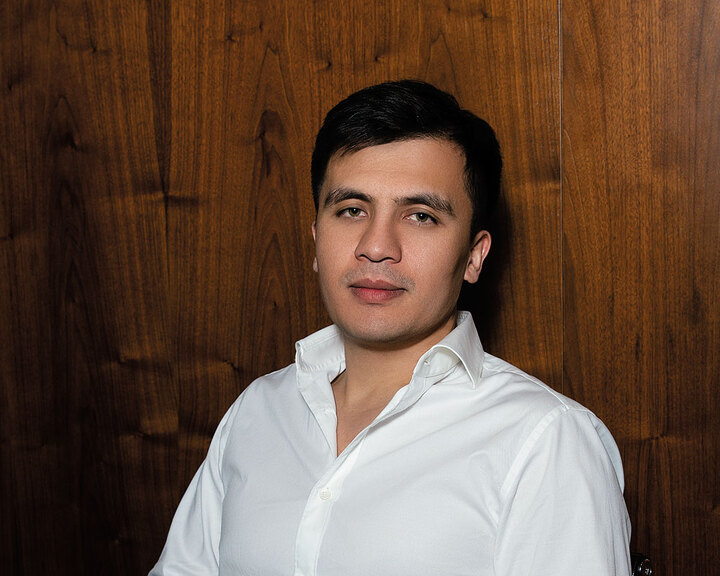 Ержан Ниязалиев - 30 жаста, «AK NIET GROUP» ЖШС бас директоры.
М. Әуезов атындағы Оңтүстік Қазақстан университетін бітірген. Мамандығы – заңгер Ержан Ниязалиев - 30 жаста, «AK NIET GROUP» ЖШС бас директоры.
М. Әуезов атындағы Оңтүстік Қазақстан университетін бітірген. Мамандығы – заңгер