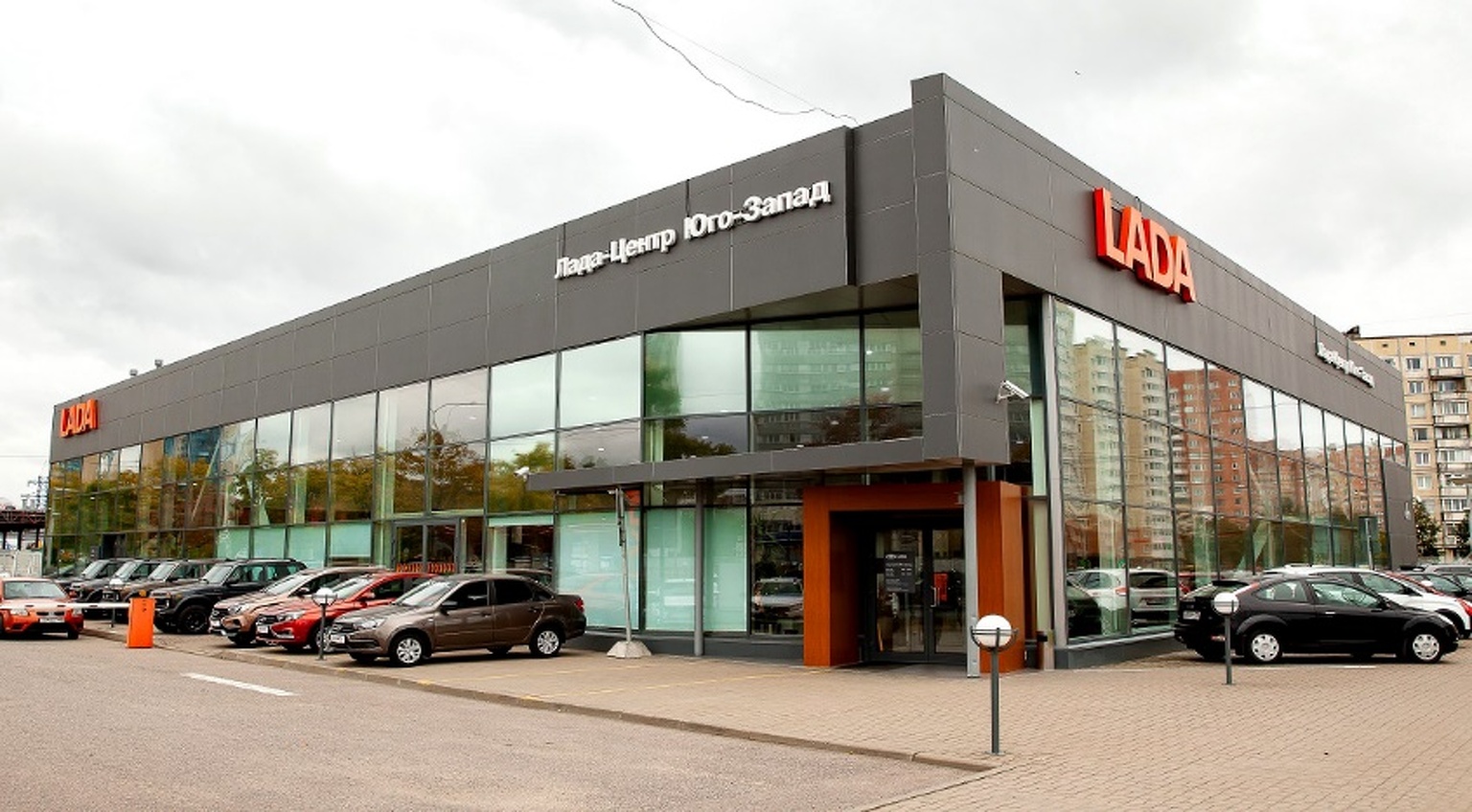 На три автоцентра холдинга в Санкт-Петербурге приходится 45% продаж бренда Lada в регионе.