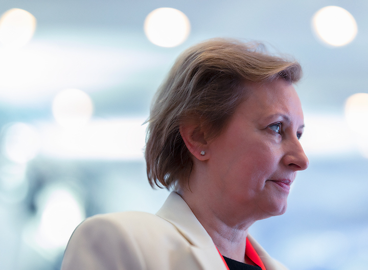 Елена Бахмутова Елена Бахмутова