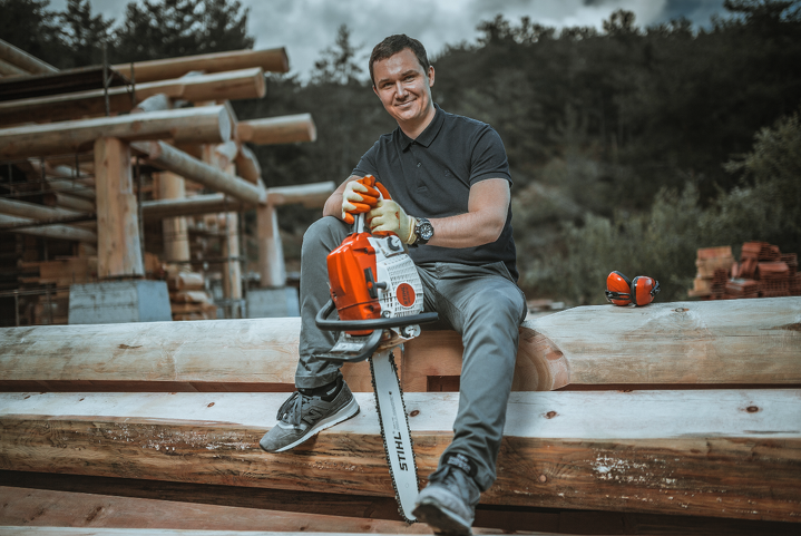 Андрей Лаптев