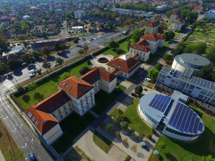 Кампусы Университета Дебрецена расположены в основном в центральной части города