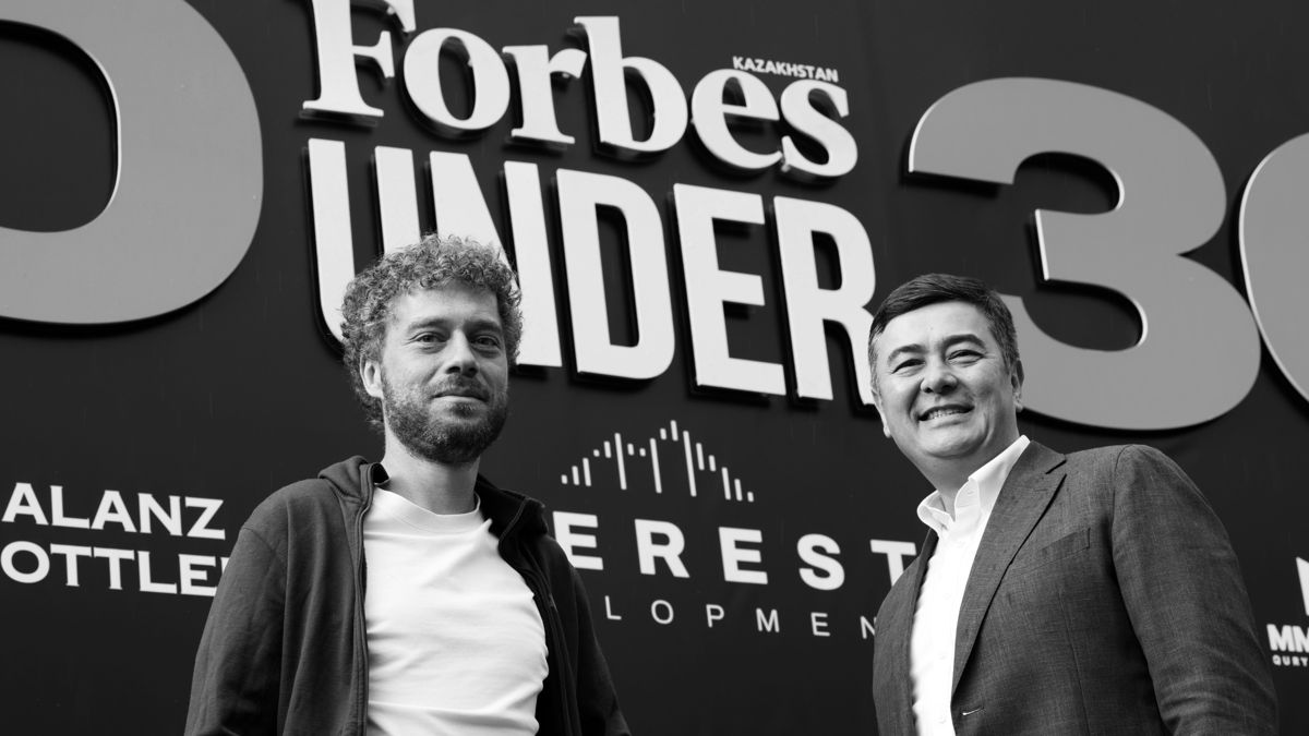 Блогер Илья Варламов и издатель Forbes Kazakhstan Арманжан Байтасов