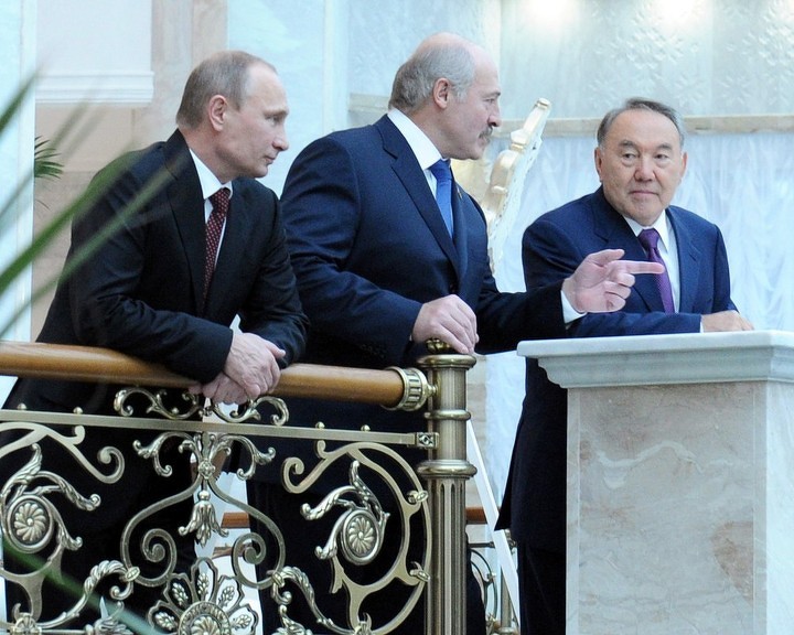 Владимир Путин, Александр Лукашенко и Нурсултан Назарбаев Владимир Путин, Александр Лукашенко и Нурсултан Назарбаев