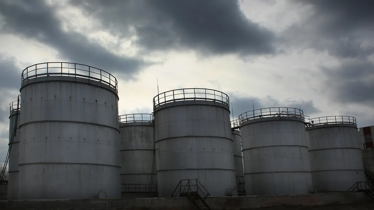 нефть переработка бочки баррель