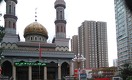 Тревожные изображения из Синьцзяна: пустые мечети и халяльные знаки, сорванные с ресторанов