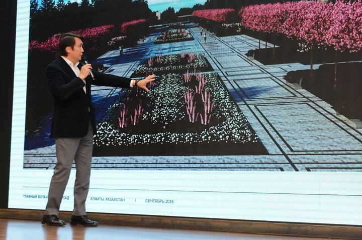 Ерлан Оспанов презентует эскизный проект реконструкции ботанического сада