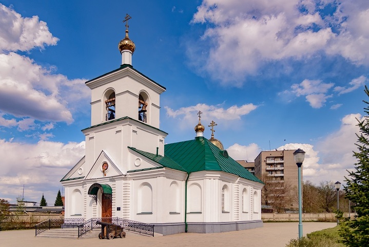 Усть-Каменогорский Свято-Троицкий крепостной собор, построенный в конце XVIII – начале XIX веков, является уникальным памятником архитектуры