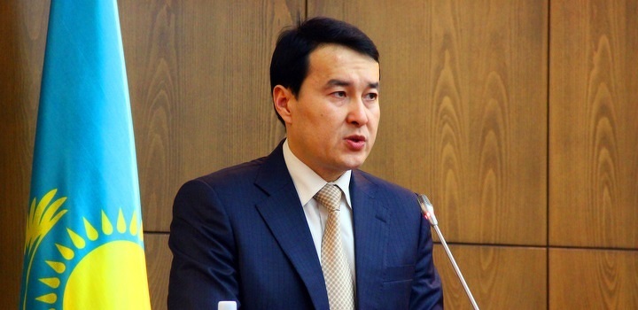 Алихан Смаилов Алихан Смаилов