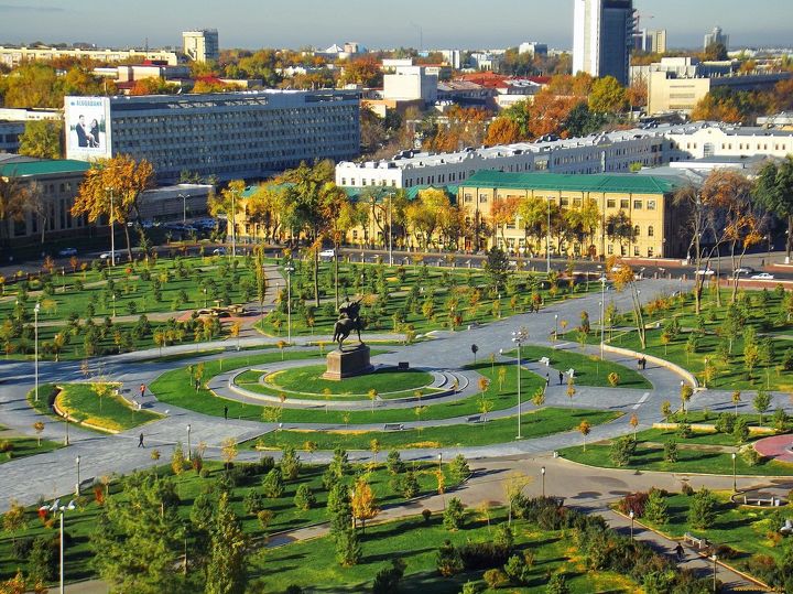 Площадь Амира Темура, Ташкент