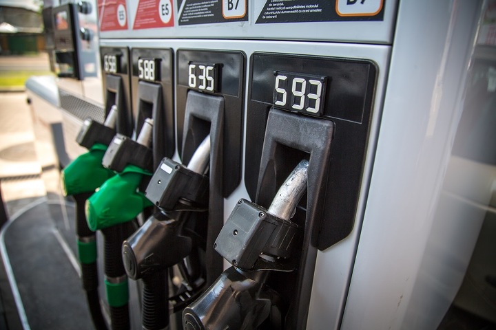 Автозаправочная станция Rompetrol в Бухаресте Автозаправочная станция Rompetrol в Бухаресте