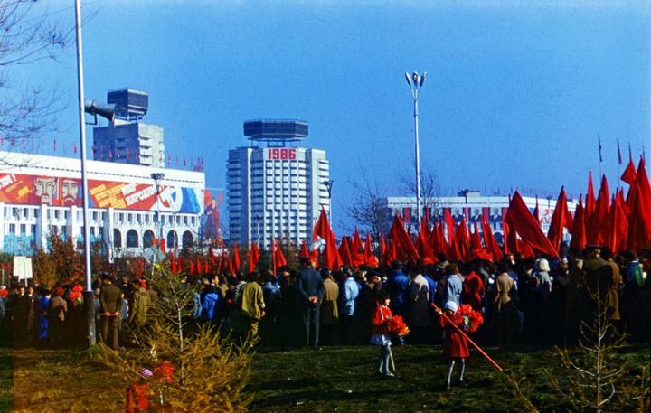 Площадь им. Брежнева/площадь Республики, 7 ноября 1986 года