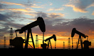 Дорожающая нефть продолжает укреплять тенге