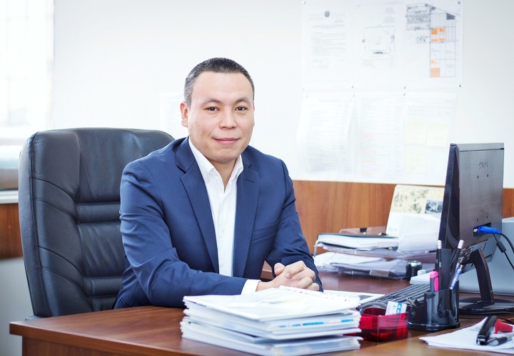 Бахтияр Удербеков. Бахтияр Удербеков.
