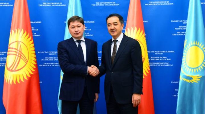 Сапар Исаков и Бакытжан Сагинтаев.