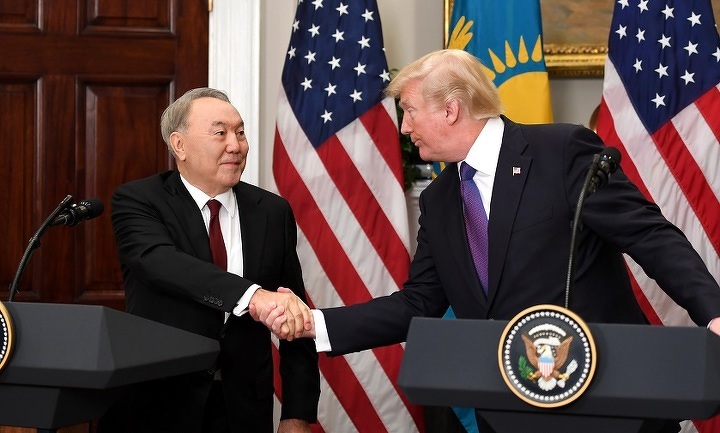 Нурсултан Назарбаев и Дональд Трамп Нурсултан Назарбаев и Дональд Трамп