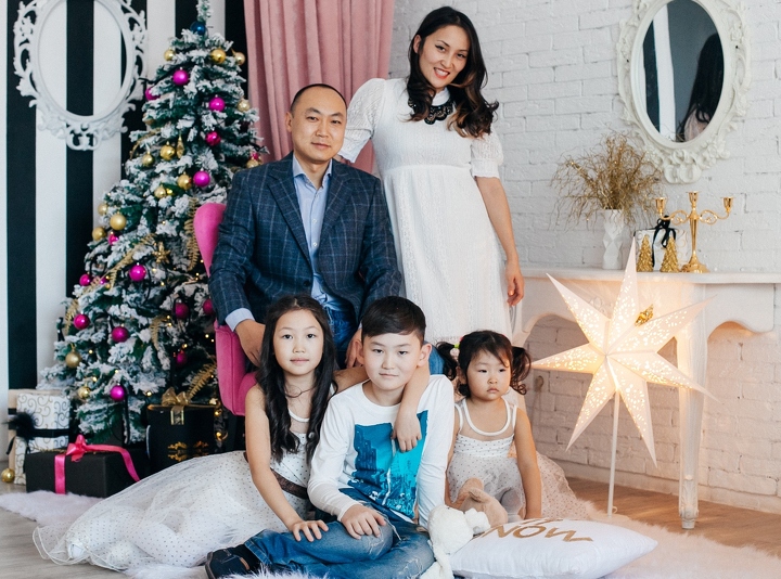 Андрей Ким с семьей