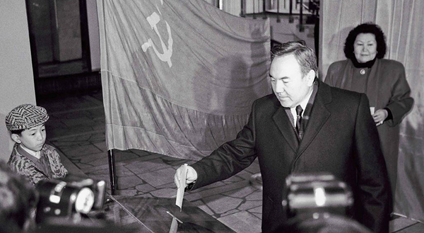 1 декабря 1991, первые всенародные президентские выборы, на которых Нурсултан Назарбаев был избран абсолютным большинством голосов