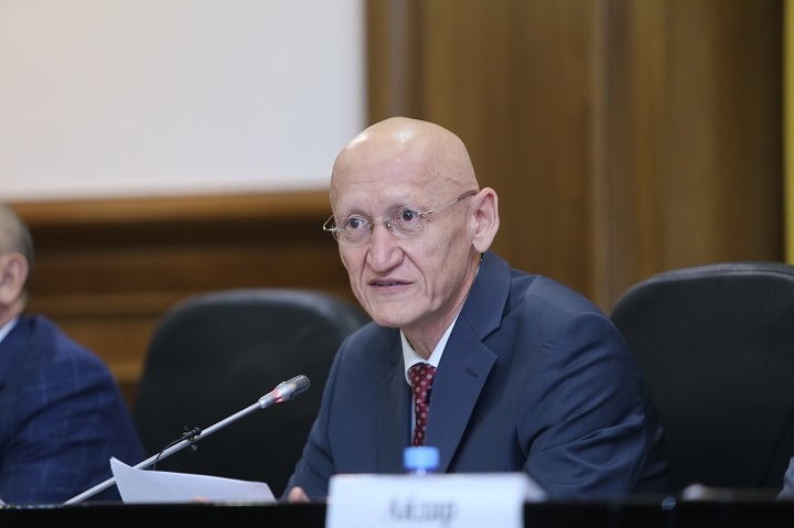 Болат Жамишев.