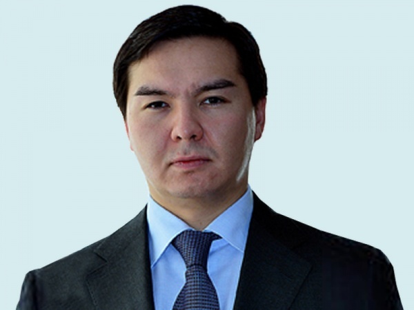 Нурали Алиев.