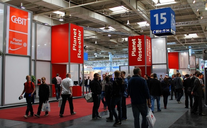 На выставке CeBIT Hannover. На выставке CeBIT Hannover.