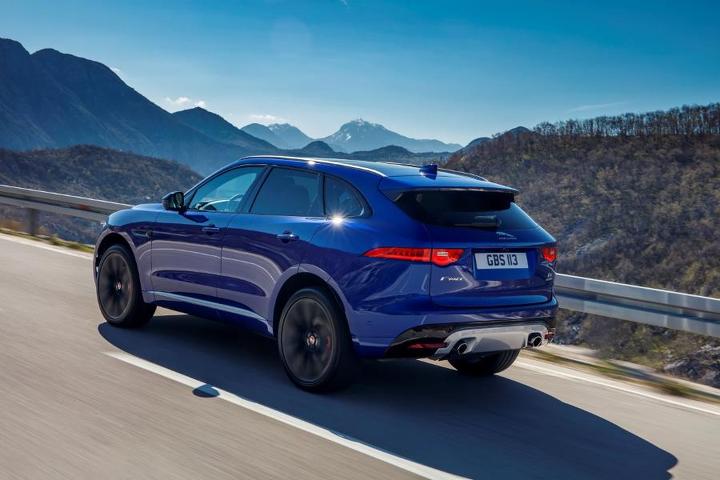 В название Jaguar F-Pace заложен двойной смысл.