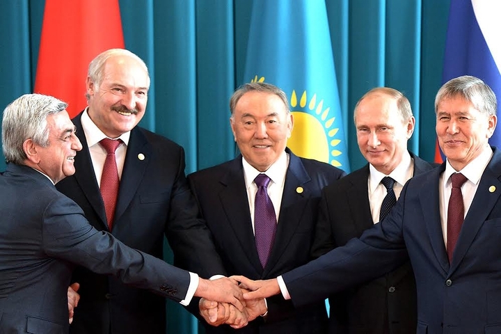 Серж Саргасян, Александр Лукашенко, Нурсултан Назарбаев, Владимир Путин, Алмазбек Атамбаев. Серж Саргасян, Александр Лукашенко, Нурсултан Назарбаев, Владимир Путин, Алмазбек Атамбаев.