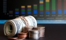 Доллар к концу недели стал терять свои позиции на бирже