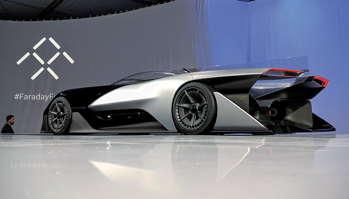 Концепт электрического спорткара Faraday Future Zero1.