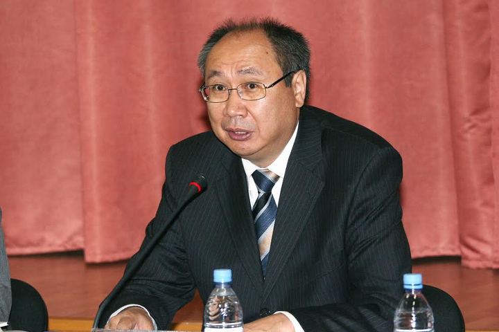 Булат Султанов.