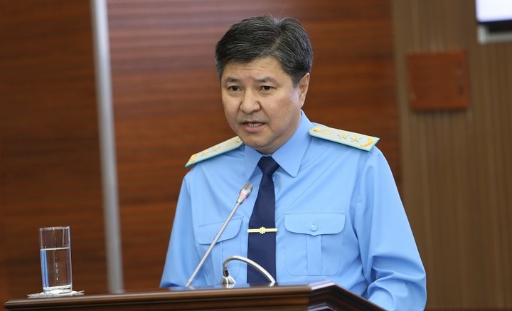 Жакип Асанов.