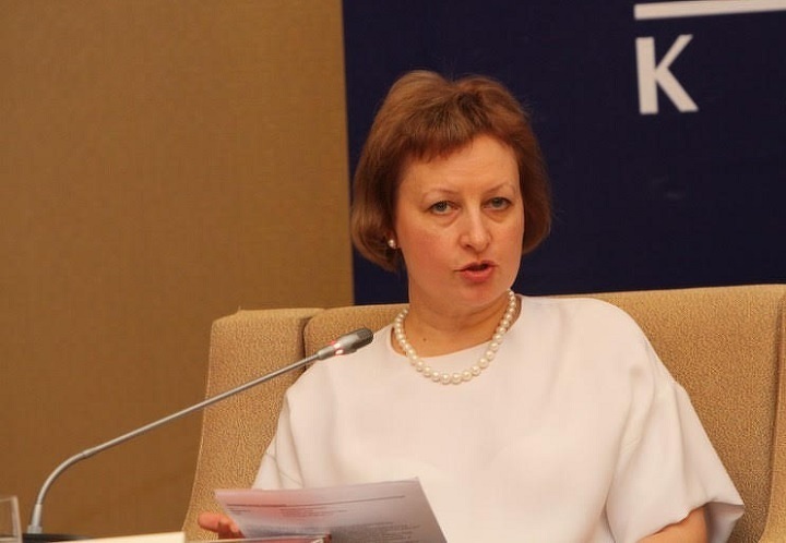 Елена Бахмутова.
