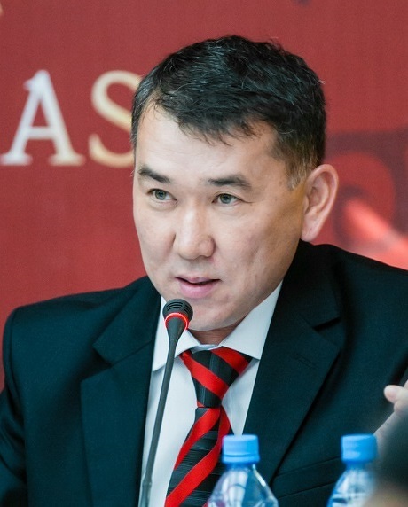 Каирбек Арыстанбеков.