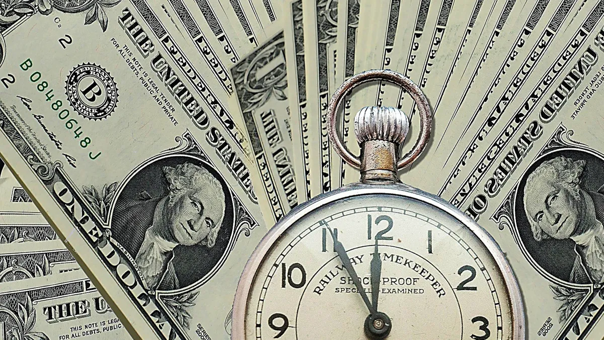 доллар купюры часы