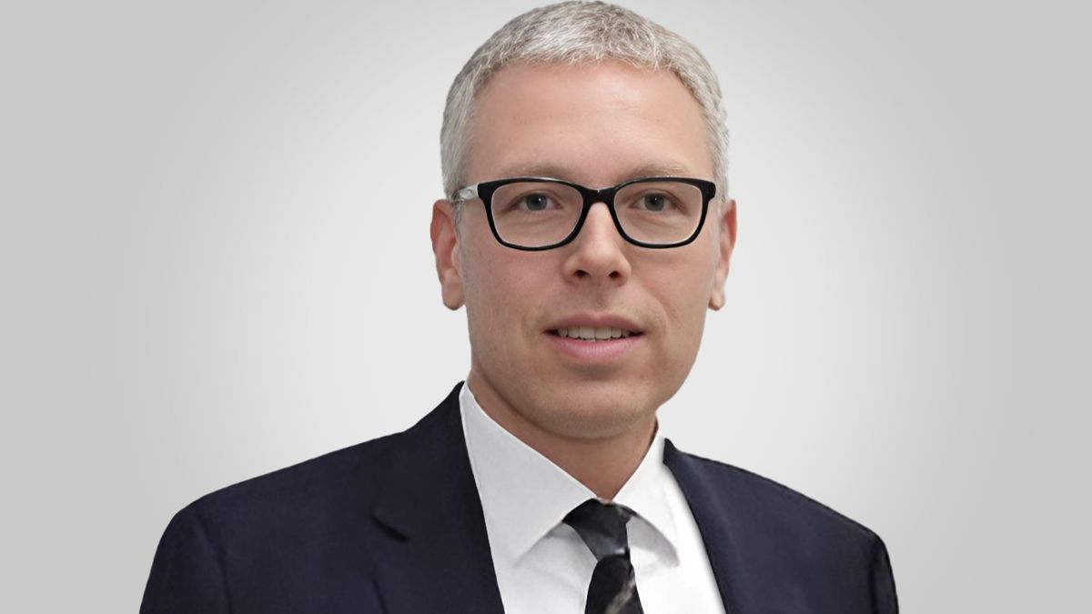 Филипп Георг Потт Член совета директоров МФО KMF (КМФ) Филипп Георг Потт