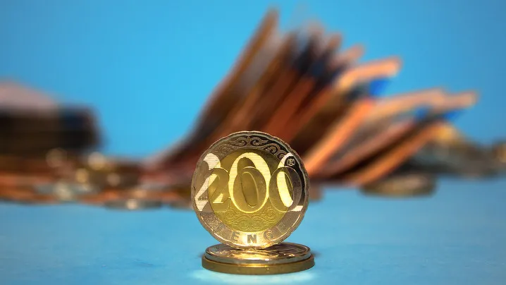 Монета 200 тенге