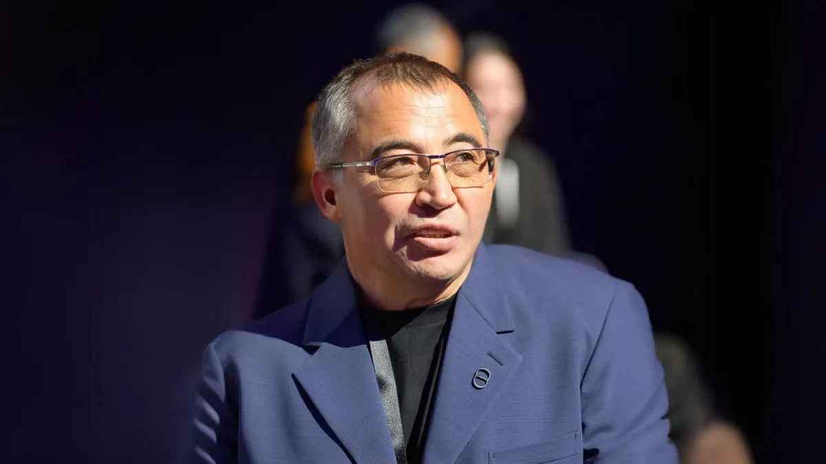 Серик Толукпаев Серик Толукпаев на конференции