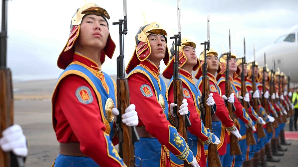 Строй почетного караула Монголии