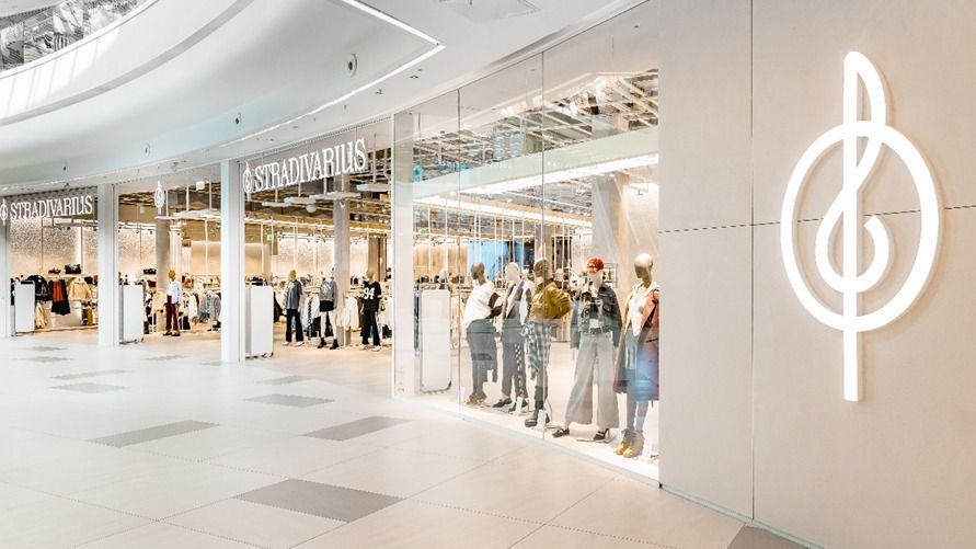 Магазин Stradivarius в MEGA Alma-Ata Магазин Stradivarius в MEGA Alma-Ata