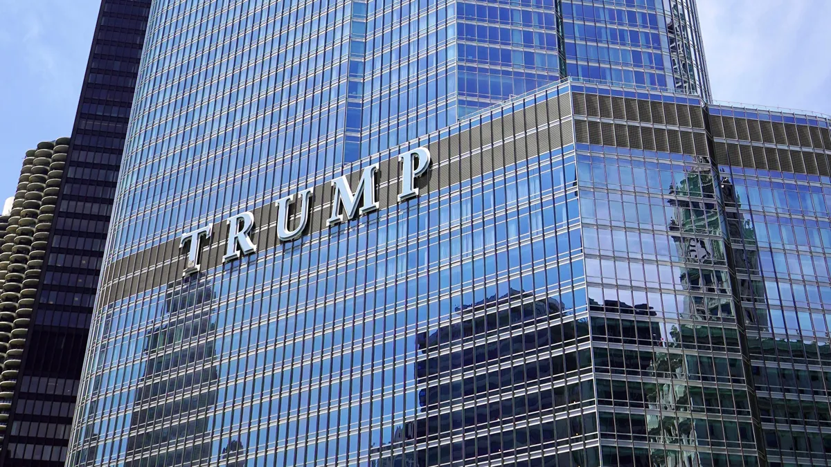  Международная гостиница и башня Трампа в Чикаго