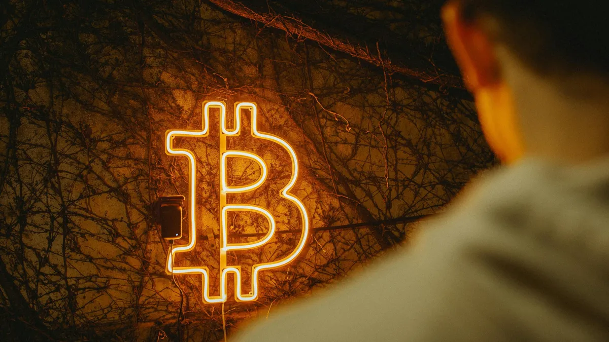 Курс биткоина превысил $97 000
