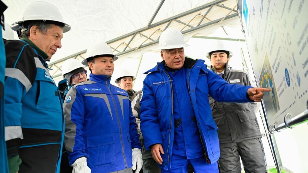 Наиль Маганов, Асхат Касенов и Курмангазы Исказиев Наиль Маганов, Асхат Касенов и Курмангазы Исказиев