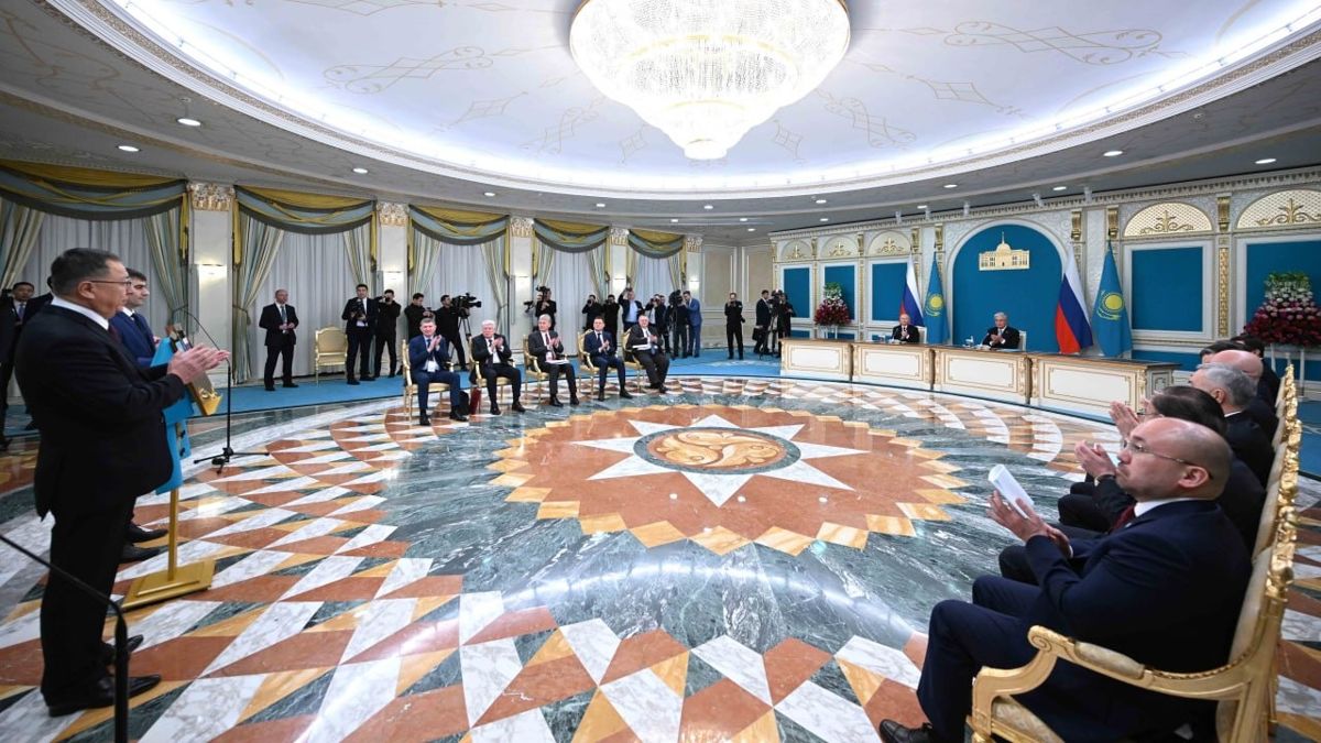 На церемонии открытия филиала КазНУ в Омске, Акорда