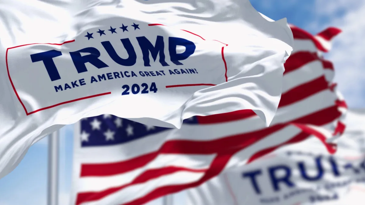 Флаги президентской кампании Дональда Трампа 2024 года