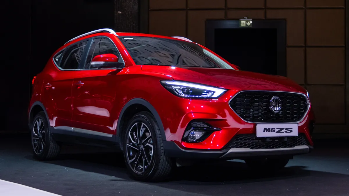 MG ZS привлекает внимание своим стильным дизайном MORRIS GARAGES, презентация нового кроссовера MG ZS