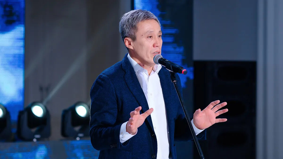 Кайрат Мажибаев на благотворительном балу