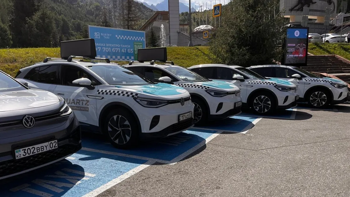 Электромобили Blue Sky Taxi на Медеу Электромобили Blue Sky Taxi на Медеу, лето