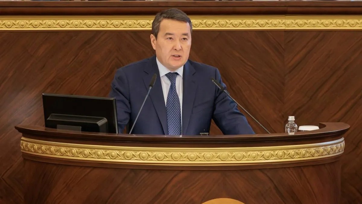 Алихан Смаилов Алихан Смаилов на трибуне, декабрь 2024