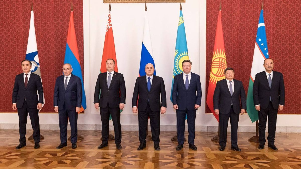 Участники заседания Участники заседания глав правительств ЕАЭС